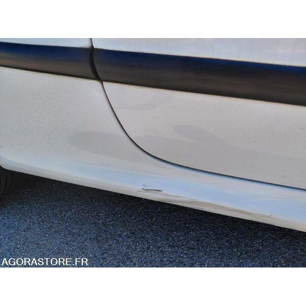 2010 Peugeot 206-46494529