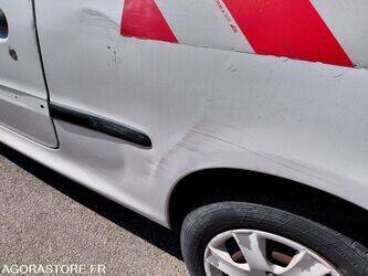 2010-peugeot-206-1441108-46494530