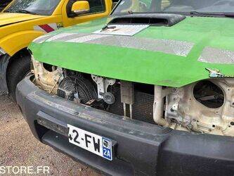 2012-nissan-pick-up-46494720