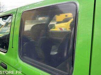 2012-nissan-pick-up-46494722