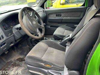 2012-nissan-pick-up-46494725