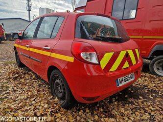 2009-renault-clio-1441124-46494731