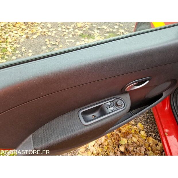 2009 Renault Clio-46494748