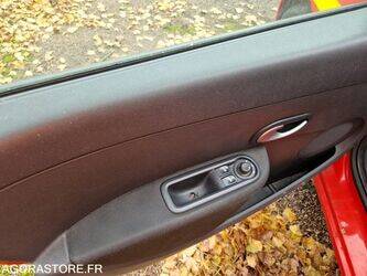 2009-renault-clio-1441124-46494748