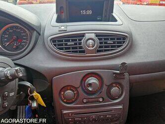 2009-renault-clio-1441124-46494754