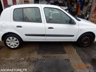 2009-renault-clio-1441125-46494762