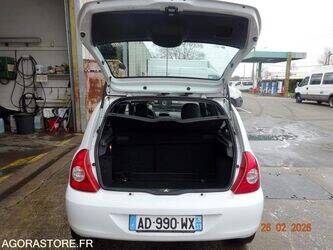 2009-renault-clio-1441125-46494764