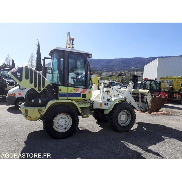 2004 Volvo L30B-46494785