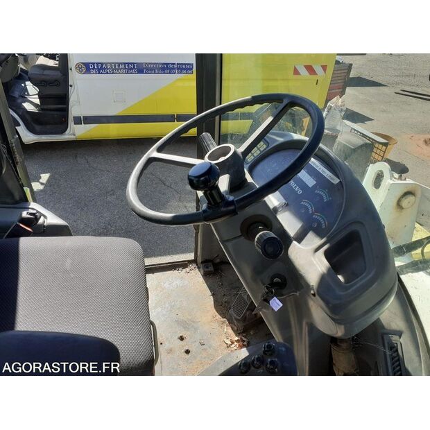 2004 Volvo L30B-46494791