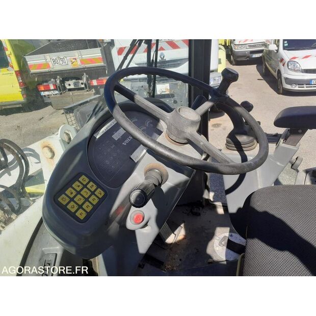 2004 Volvo L30B-46494795