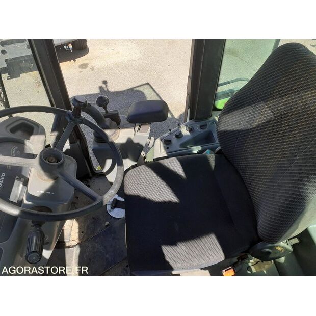 2004 Volvo L30B-46494796