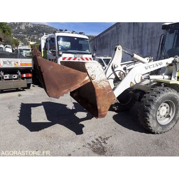 2004 Volvo L30B-46494799