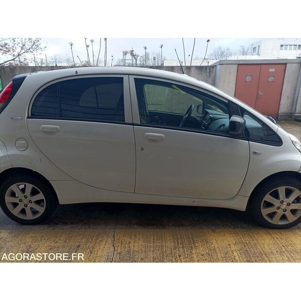 2012 Peugeot ION-46494809