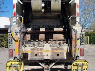 2014-renault-d-wide-1441133-46494862