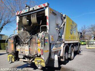 2014-renault-d-wide-1441133-46494863