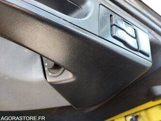 2014-renault-d-wide-1441133-46494887