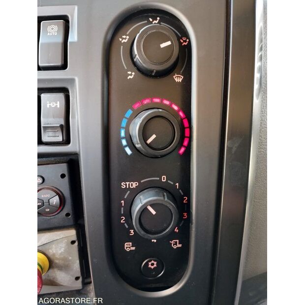 2014 رينو D WIDE-46494893