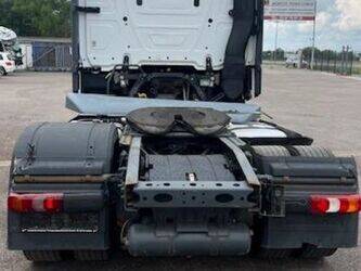 2015-mercedes-benz-actros-1843-1441149-46495039