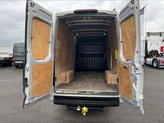 2024-iveco-35s18-46495433