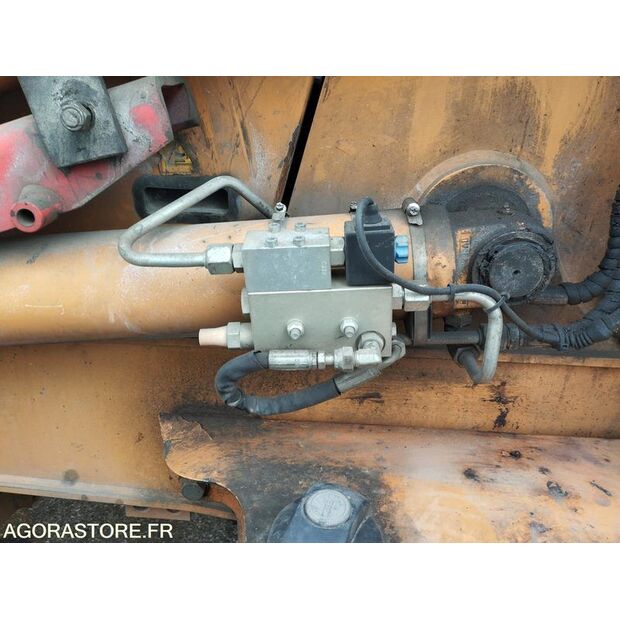 2012 CASE 580T-46495594