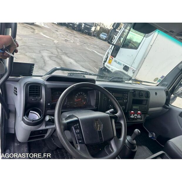 2017 Renault D-46495652