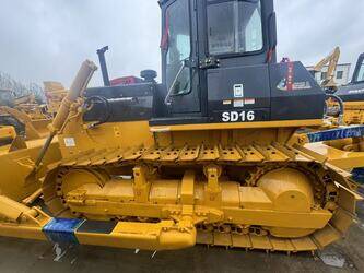 صورة ل جرارات مجنزرة 2025 شانتو SD16