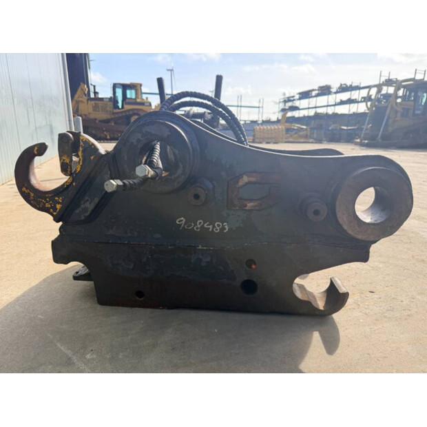 2018 Caterpillar 320D-46497489