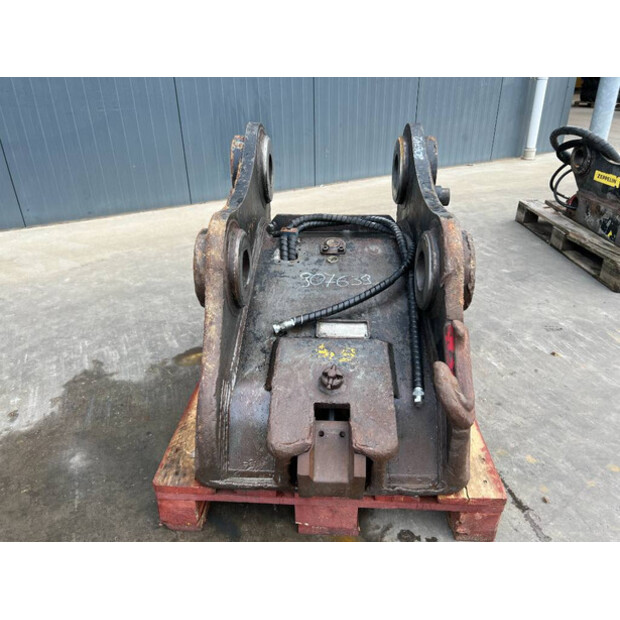 2016 Caterpillar 349E-46497493