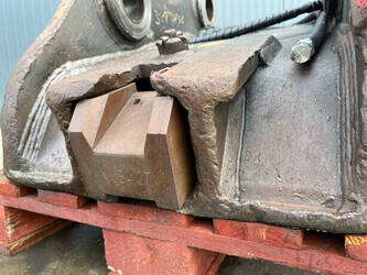 2016-caterpillar-349e-1441299-46497508