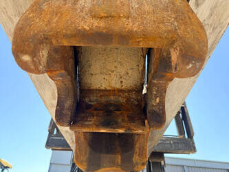 2017-caterpillar-330c-1441303-46497570