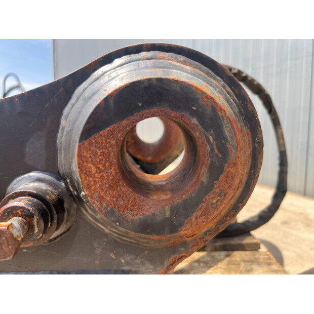 2017 OilQuick OQ65-46497613