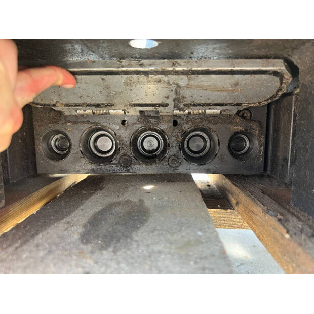 2017 OilQuick OQ65-46497618