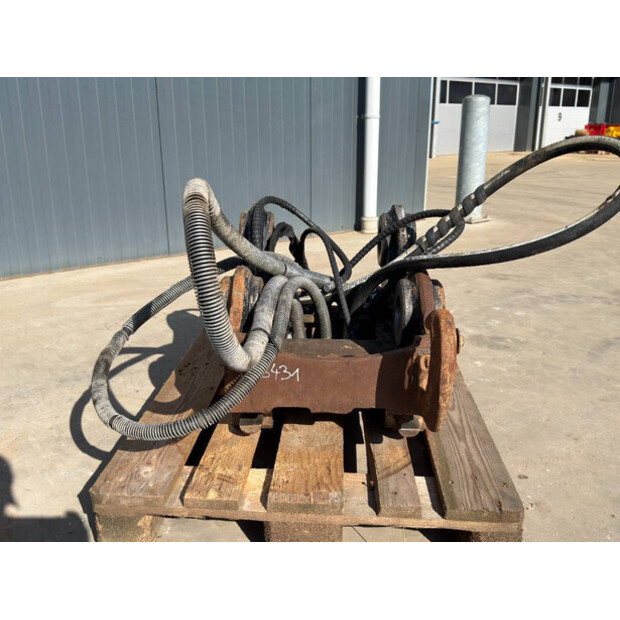 2017 OilQuick OQ65-46497653