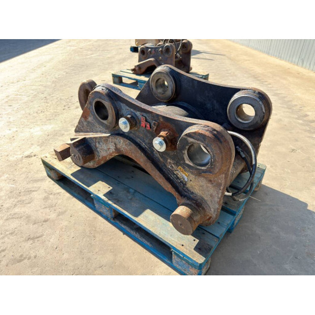 2010 فيراكتيرت CW55S-46497920