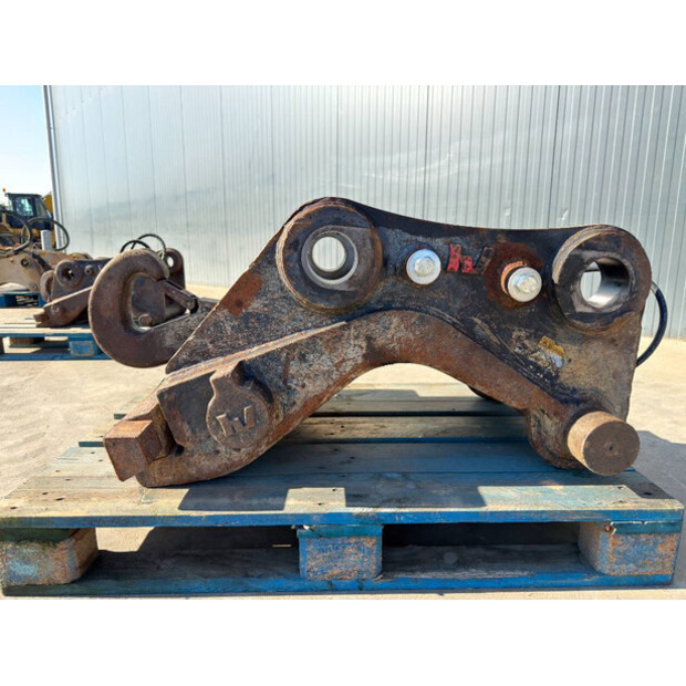 2010 فيراكتيرت CW55S-46497921