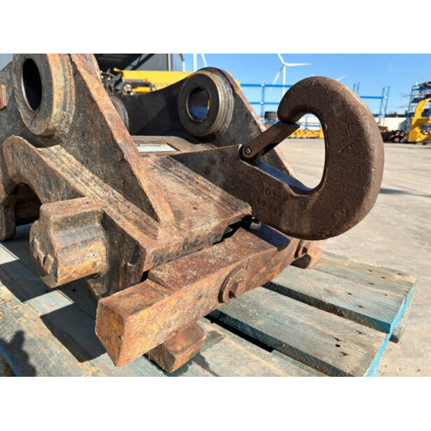 2010 فيراكتيرت CW55S-46497928