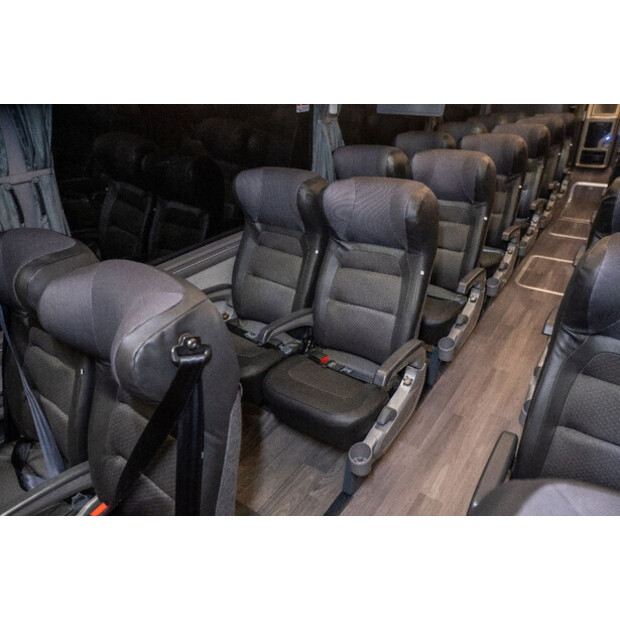 2026 مرسيدس بنز O500-46498617