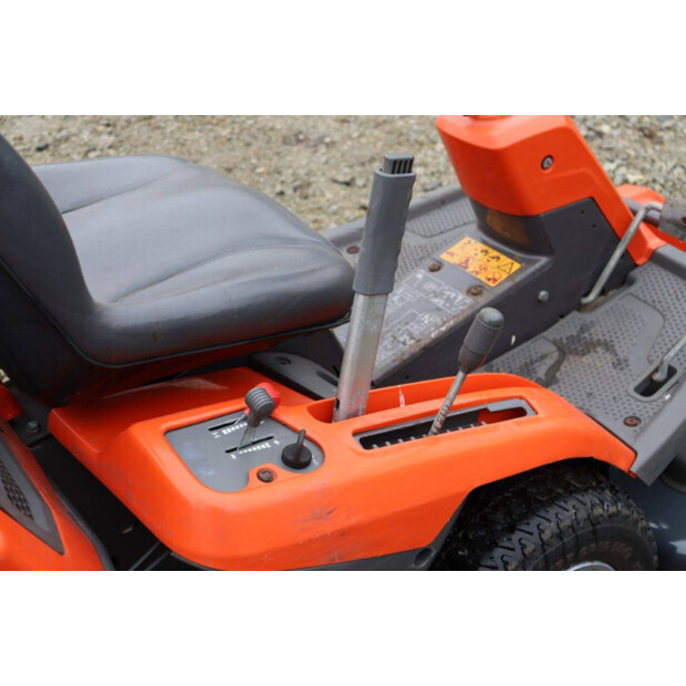 2018 Husqvarna R215TH-46498961