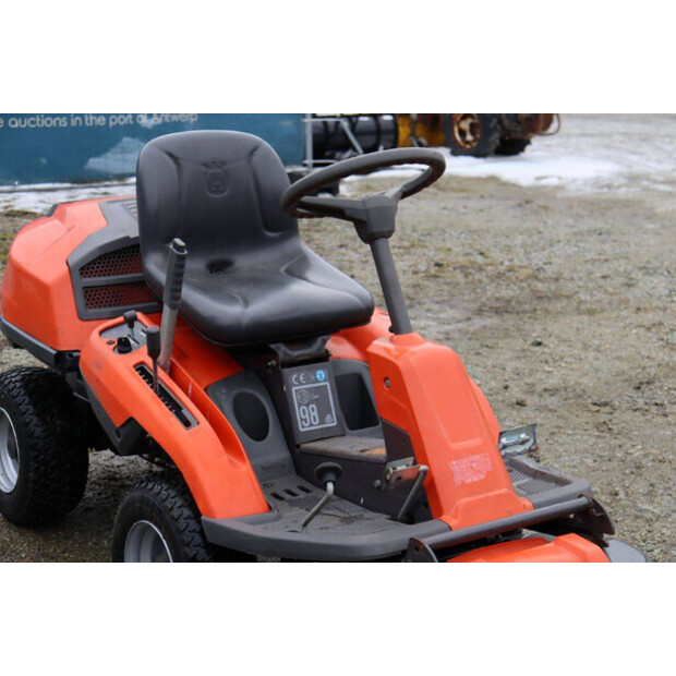 2018 Husqvarna R215TH-46498965