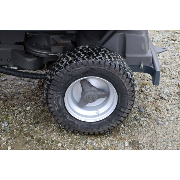 2018 Husqvarna R320 AWD-46499001