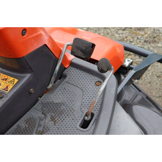 2018 Husqvarna R320 AWD-46499023