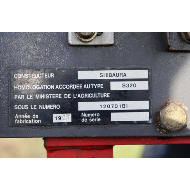 1997 شيبورا S320-46501047