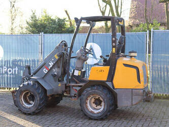 2011-giant-v452t-46501479