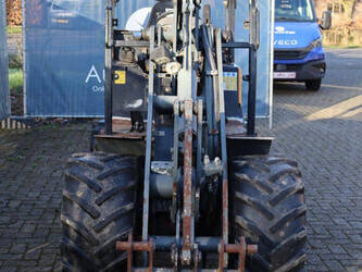 2011-giant-v452t-46501484