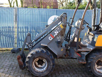 2011-giant-v452t-46501486