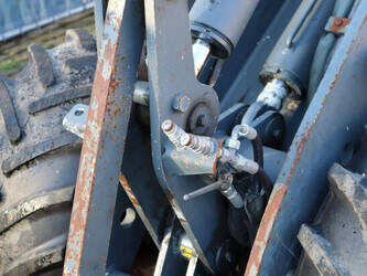 2011-giant-v452t-46501488