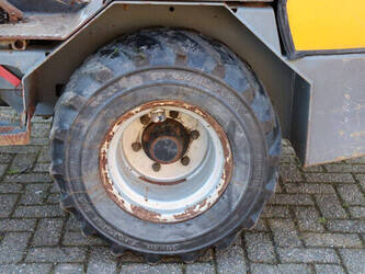 2011-giant-v452t-46501490