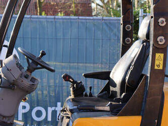 2011-giant-v452t-46501498