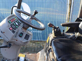 2011-giant-v452t-46501503