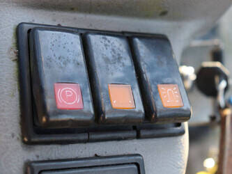 2011-giant-v452t-46501509